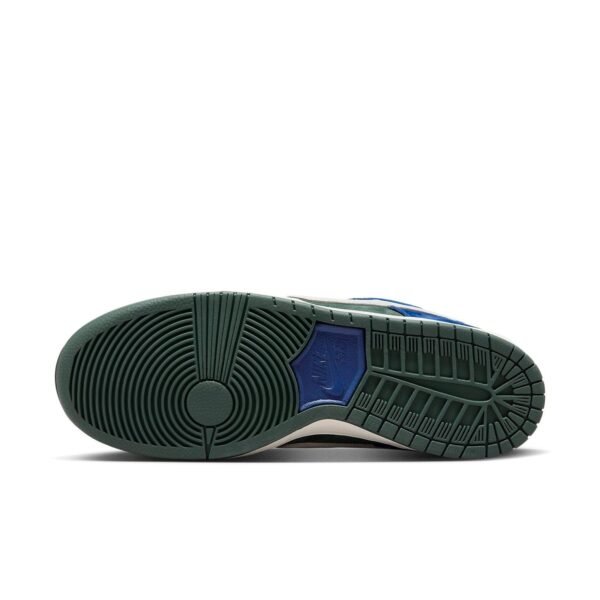 Nike SB Dunk Low ‘Deep Royal Blue’
