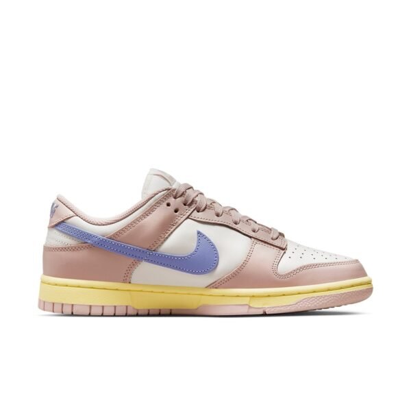 Nike Dunk Low ‘Pink Oxford’
