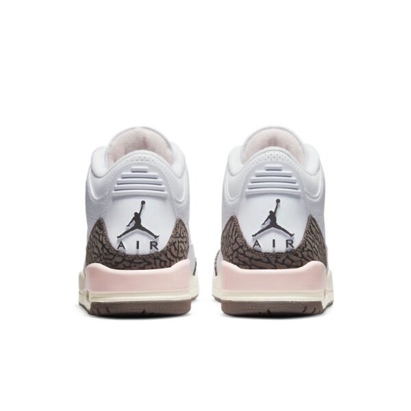 Air Jordan 3 Retro ‘Neapolitan’