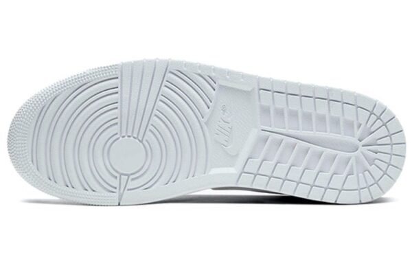 Air Jordan 1 Mid ‘Triple White 2020’