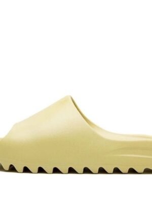 Adidas Yeezy Slide ‘Desert Sand’